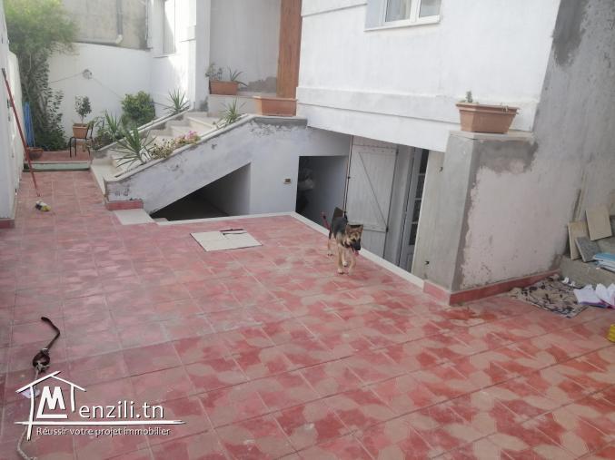 A vendre un très beau rez de jardin