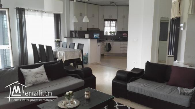 un terrain est une très belle villa à vendre