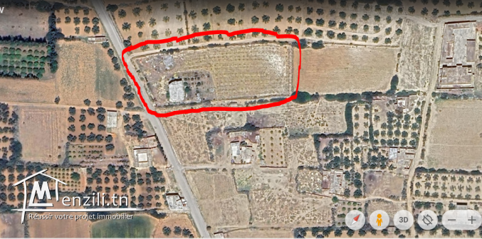 un terrain est une très belle villa à vendre