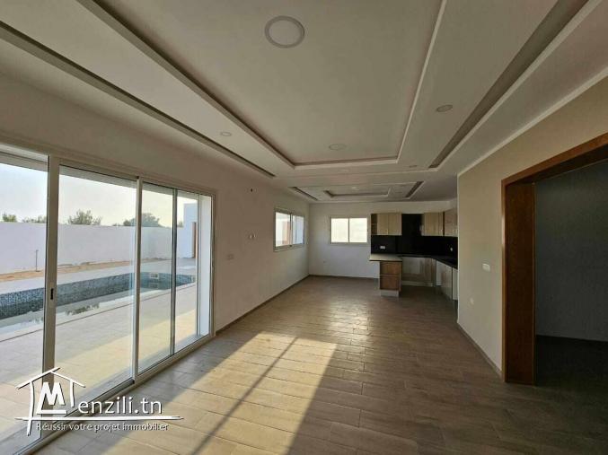 A vendre villa avec piscine s+4 à Midoun Djerba