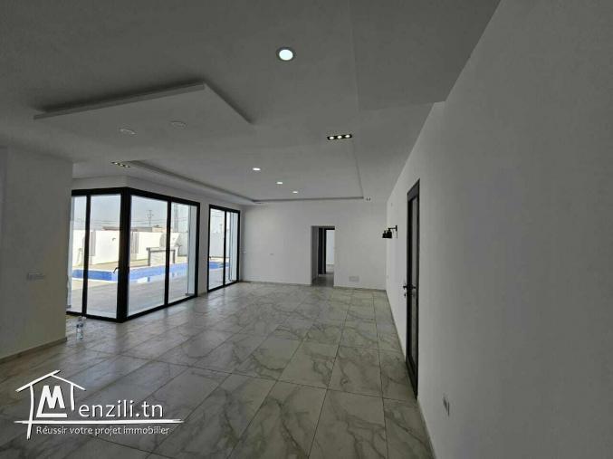 A vendre villa avec piscine proche la mer à Midoun Djerba