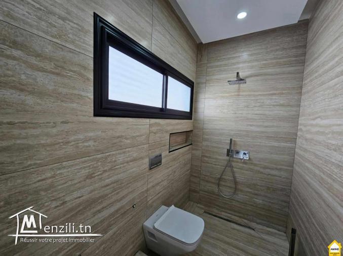 A vendre villa de haut standing avec garage à Midoun Djerba