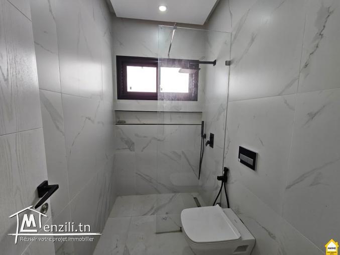 A vendre villa de haut standing avec garage à Midoun Djerba