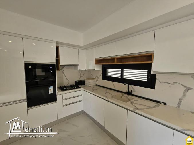 A vendre villa de haut standing avec garage à Midoun Djerba