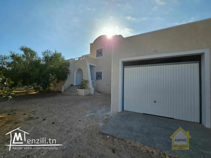 A louer villa neuve sans meuble vue sur mer à Tezdaine Djerba