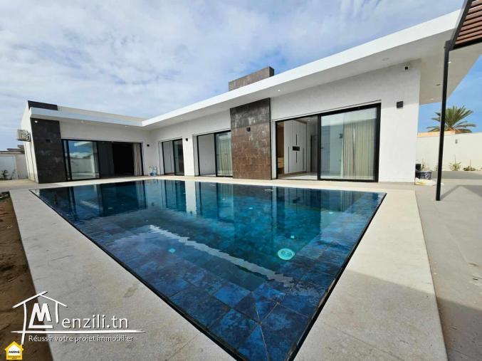 Villa de luxe avec piscine et garage zone urbaine à Djerba Midoun