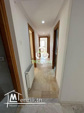 A vendre appa s2 haut standingt jamais habité avec place de parking sous sol à l'Aouina.