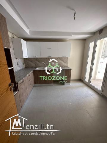 A vendre appa s2 haut standingt jamais habité avec place de parking sous sol à l'Aouina.