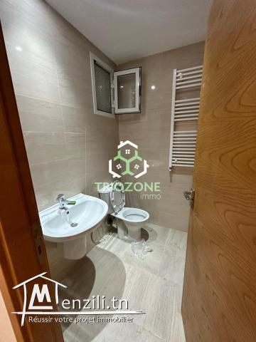 A vendre appa s2 haut standingt jamais habité avec place de parking sous sol à l'Aouina.