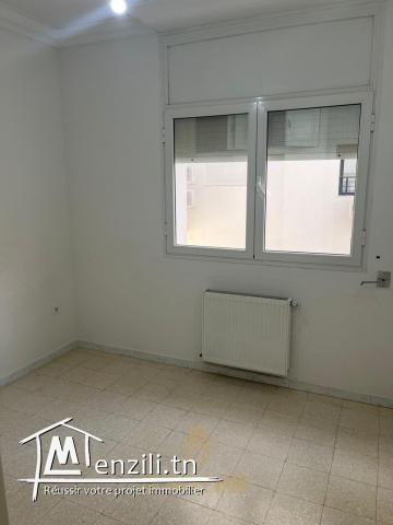 A Louer Etage De Villa S+3 à Néapolis