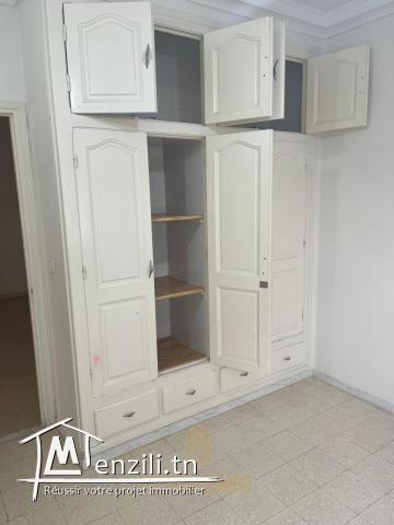 A Louer Etage De Villa S+3 à Néapolis