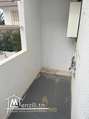 A Louer Etage De Villa S+3 à Néapolis