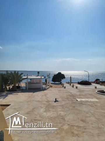 pieds dans l'eau a louer à Kerkennah plage sidi fonkhal