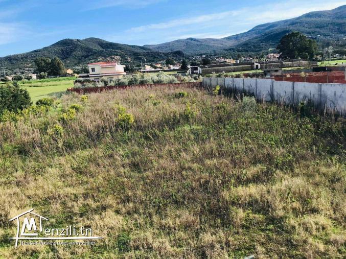 Terrain 3450m avec maison d'architecture en construction