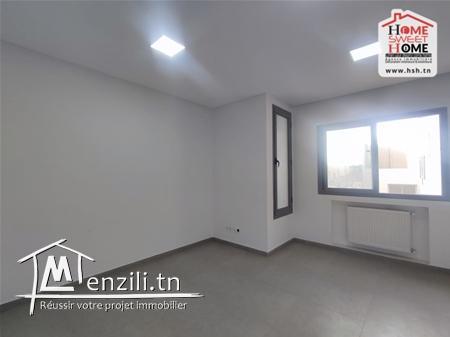 Bureau Karlie à Louer à Ain Zaghouan Nord