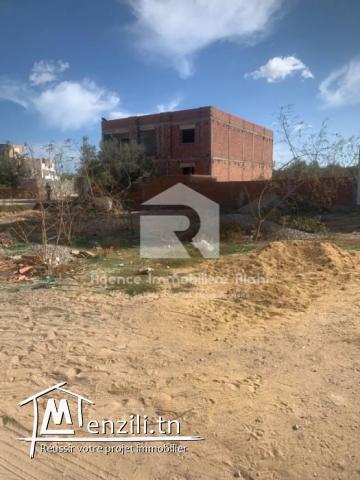 A  vendre un terrain  à Cité  Erriadh  5