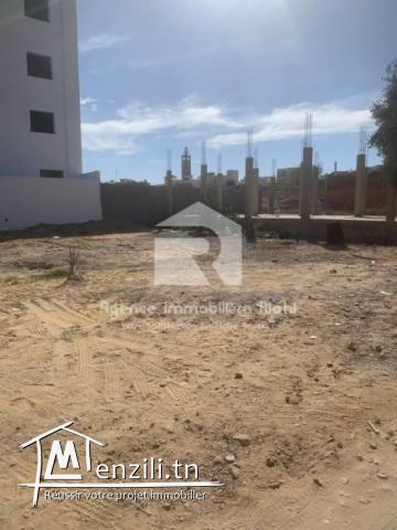A  vendre un terrain  à Cité  Erriadh  5