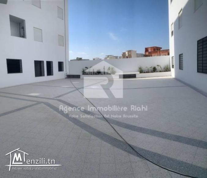 Appartement S4 à vendre directe promoteur à cite Erriadh 5