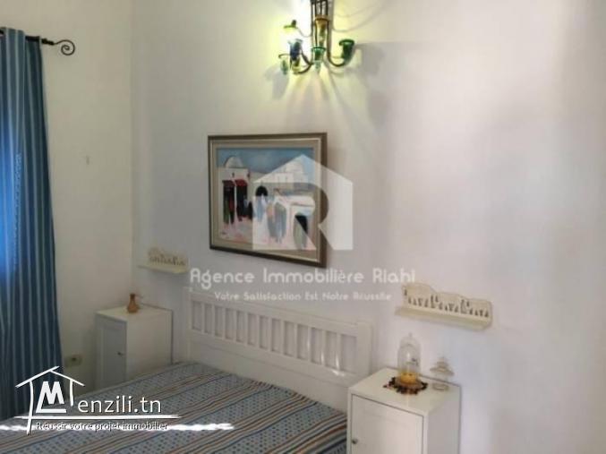 A vendre un appartement S2 au 2éme étage  situé à chatt Meriem-sousse pied dans l'eau