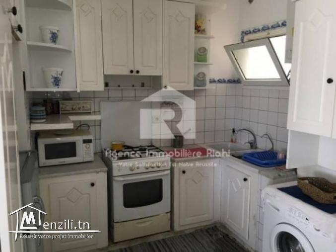 A vendre un appartement S2 au 2éme étage  situé à chatt Meriem-sousse pied dans l'eau