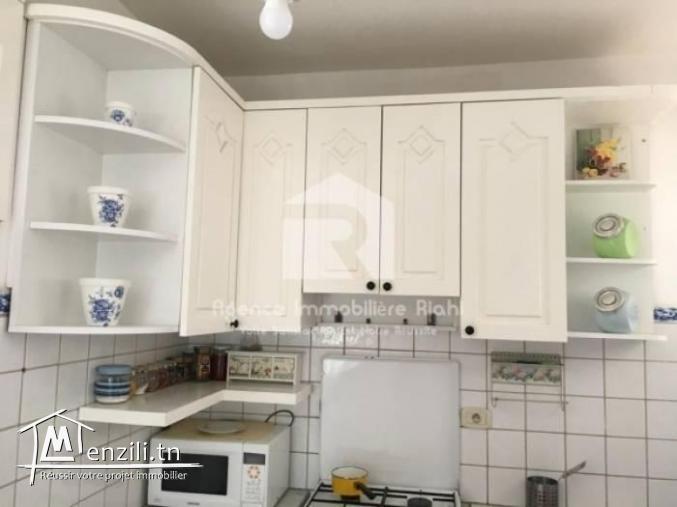 A vendre un appartement S2 au 2éme étage  situé à chatt Meriem-sousse pied dans l'eau