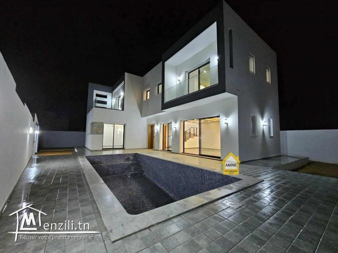 Luxueuse villa contemporaine avec piscine à vendre proche la mer à Djerba