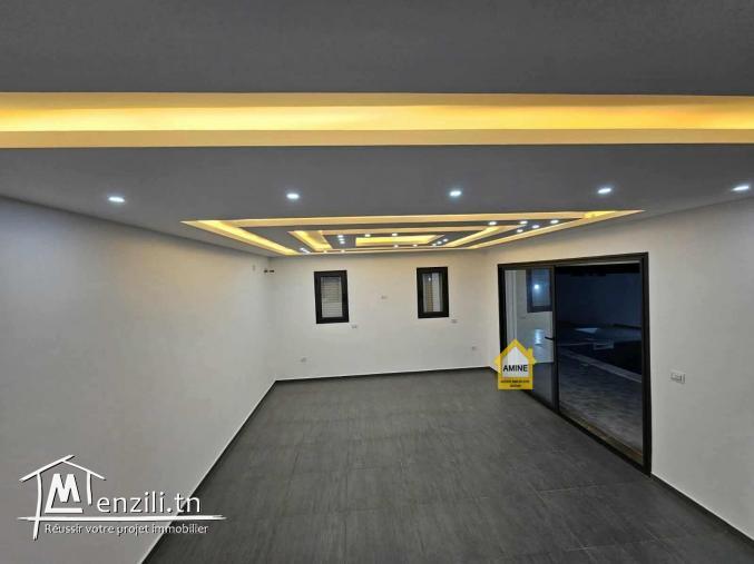 Luxueuse villa contemporaine avec piscine à vendre proche la mer à Djerba