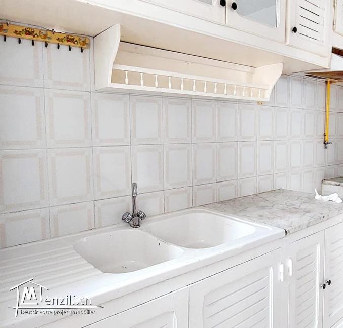 A vendre appartement s+3 au deuxième étage