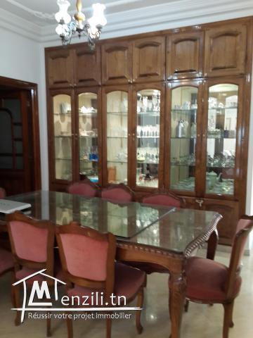 A Louer à Nord Hilton étage de villa avec terrasse et jardin privé