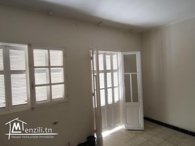 للبيع في وسط مدينة بنزرت