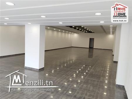 Local Northwestern à Louer à La Soukra