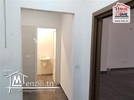 Local Northwestern à Louer à La Soukra