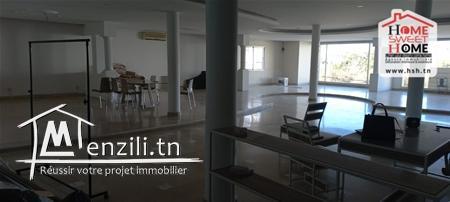 Showroom Melbourne à Louer à La Soukra