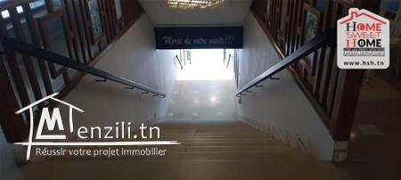 Showroom Melbourne à Louer à La Soukra