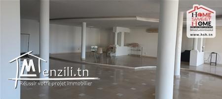 Showroom Melbourne à Louer à La Soukra