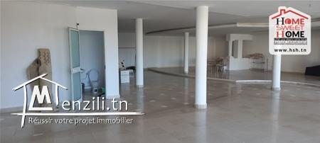 Showroom Melbourne à Louer à La Soukra