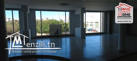 Showroom Melbourne à Louer à La Soukra