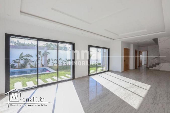 A vendre à Hammamet Nord une villa s+4