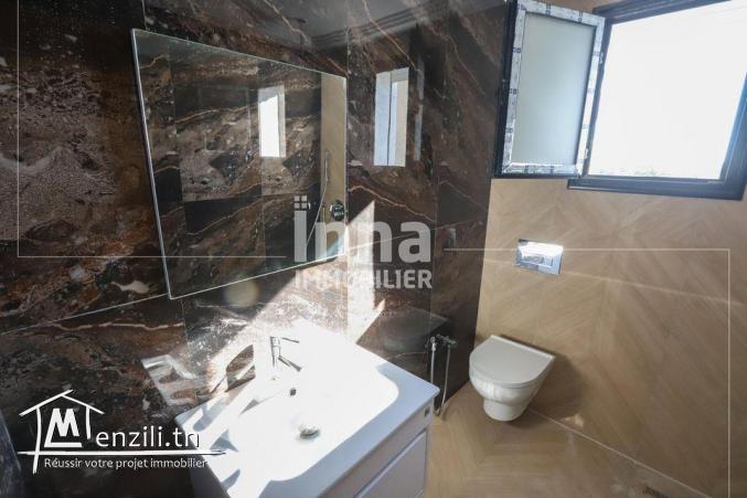 A vendre à Hammamet Nord une villa s+4