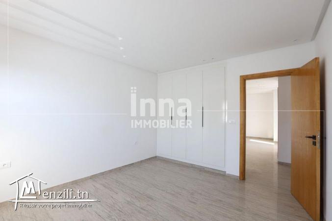 A vendre à Hammamet Nord une villa s+4