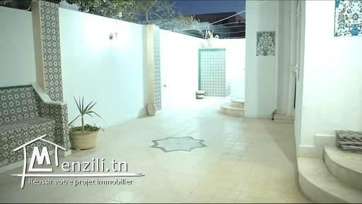 للبيع فيلا طريق المطار كلم 4,5 صفاقس.(قرب كلية الاداب)