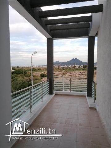 A louer Étage d'une villa haut standing à Rades radés radès méliène