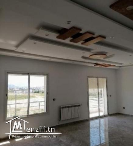 A louer Étage d'une villa haut standing à Rades radés radès méliène