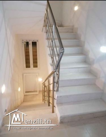 A louer Étage d'une villa haut standing à Rades radés radès méliène