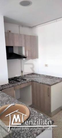 Un appartement S2 non meublé au 1ér étage avec ascenseur à  cité erriadh 5