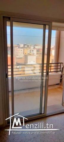 Un appartement S2 non meublé au 1ér étage avec ascenseur à  cité erriadh 5