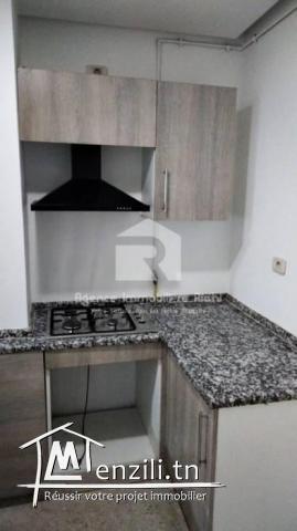 Un appartement S2 non meublé au 1ér étage avec ascenseur à  cité erriadh 5