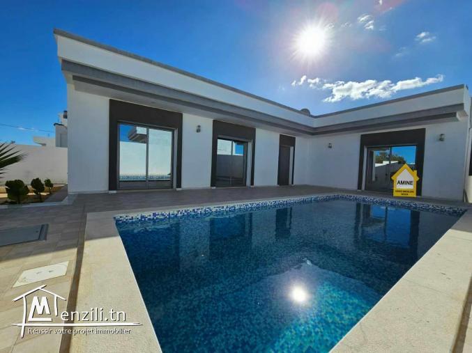Location annuelle villa avec piscine non meublée à Midoun Djerba