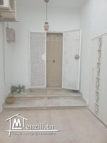 للبيع دار في طريق حي السلام  القيروان