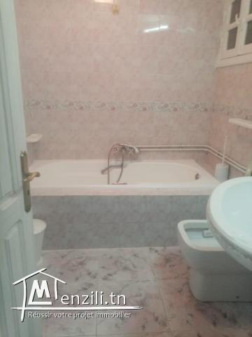 S1 tres propre meuble super emplacment marsa ville
